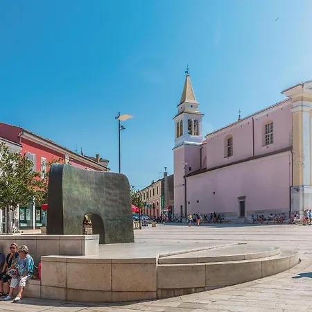 Apartamento 1 Bedroom Gorgeous In *